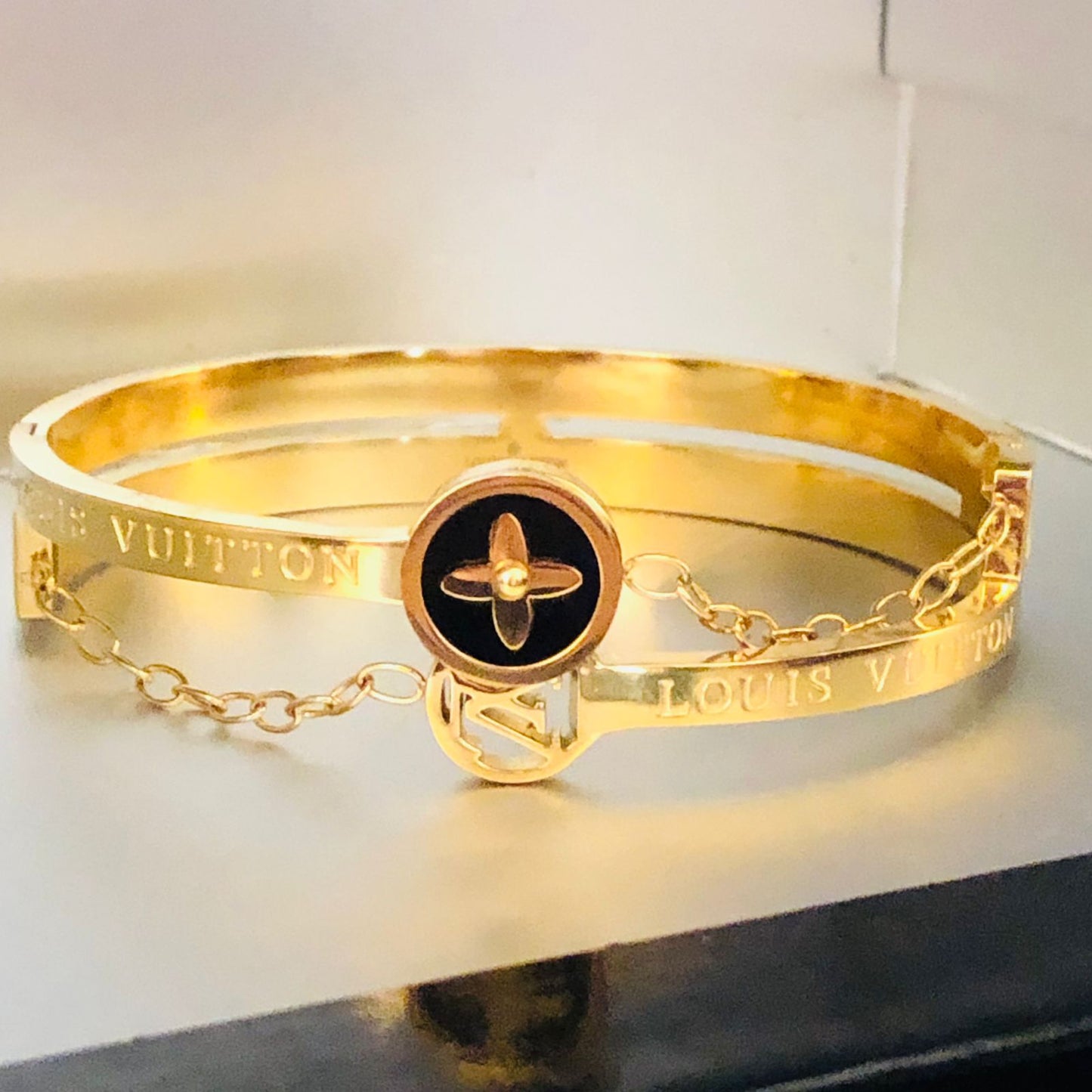 VL Chained Black Gold Band