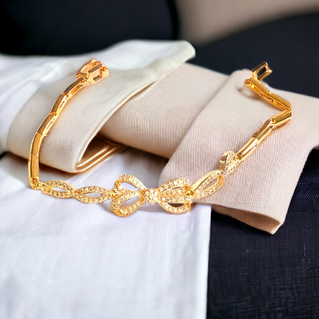 Delicate Gold Flutter Bracelet