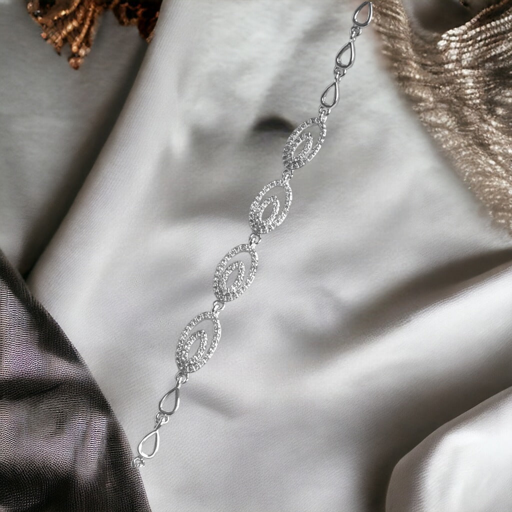 Stunning Silver Oval Solitaire Wreath Bracelet