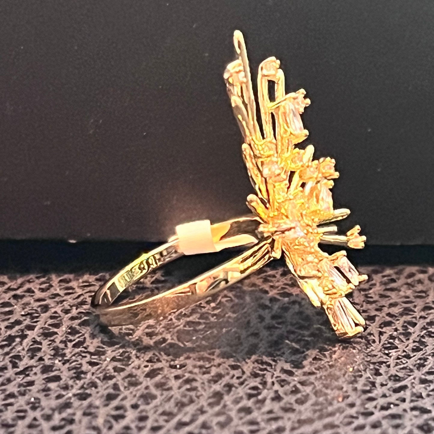 Sparkling Thorns Ring