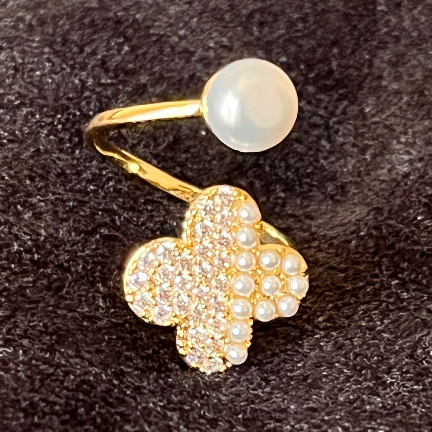 Pearly Zircon Clove Leaf Ring