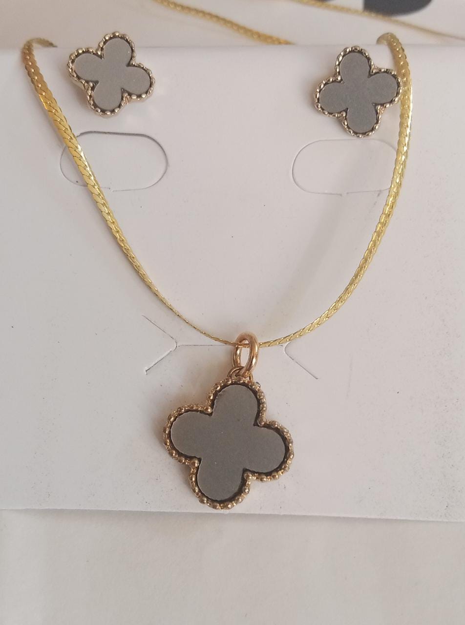 Clover Leaf Pendant Sets