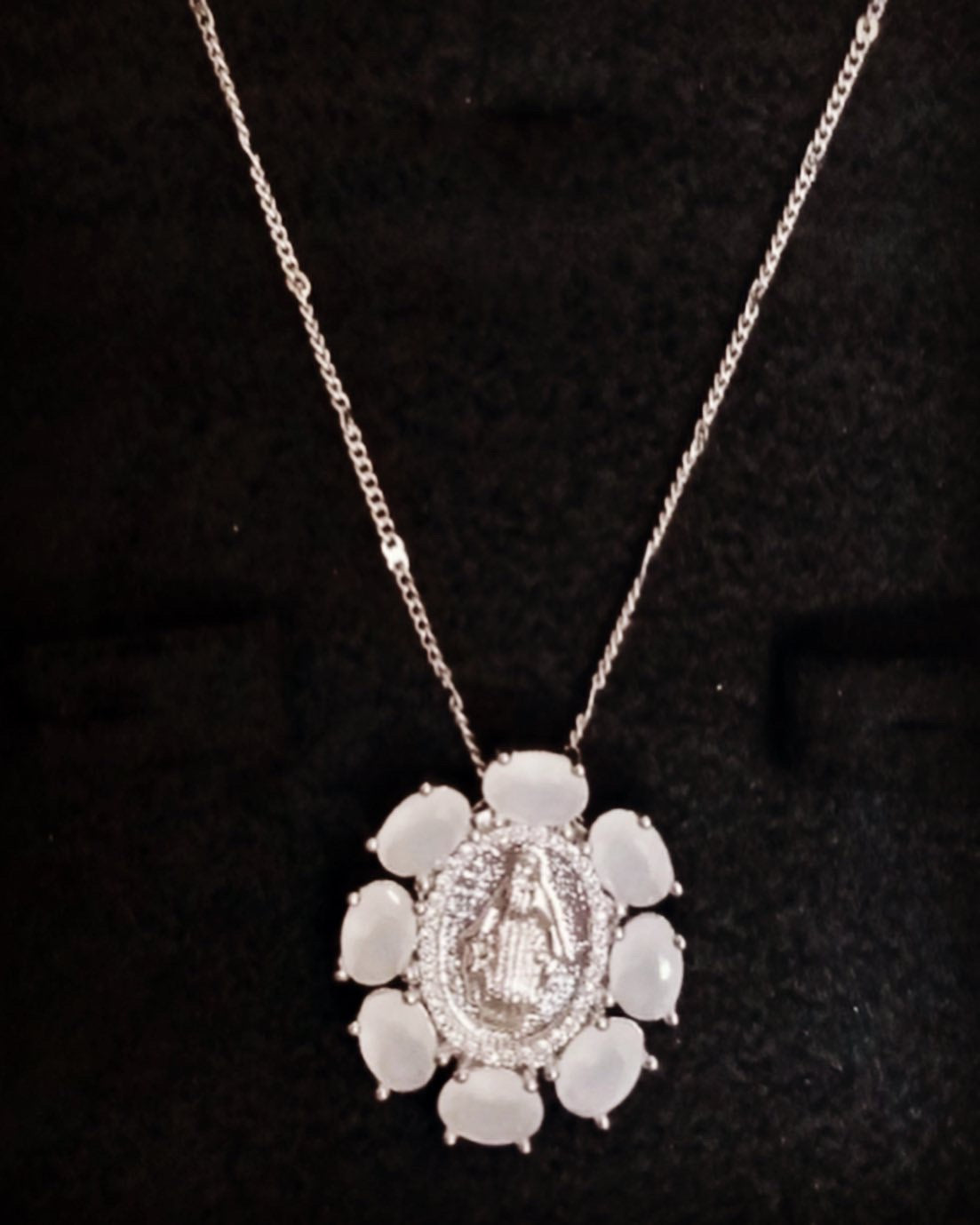 Flower Stoned Pendant