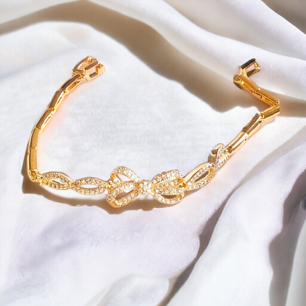 Delicate Gold Flutter Bracelet