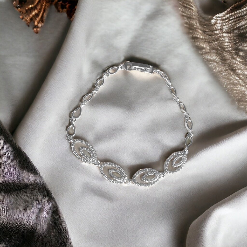 Stunning Silver Oval Solitaire Wreath Bracelet