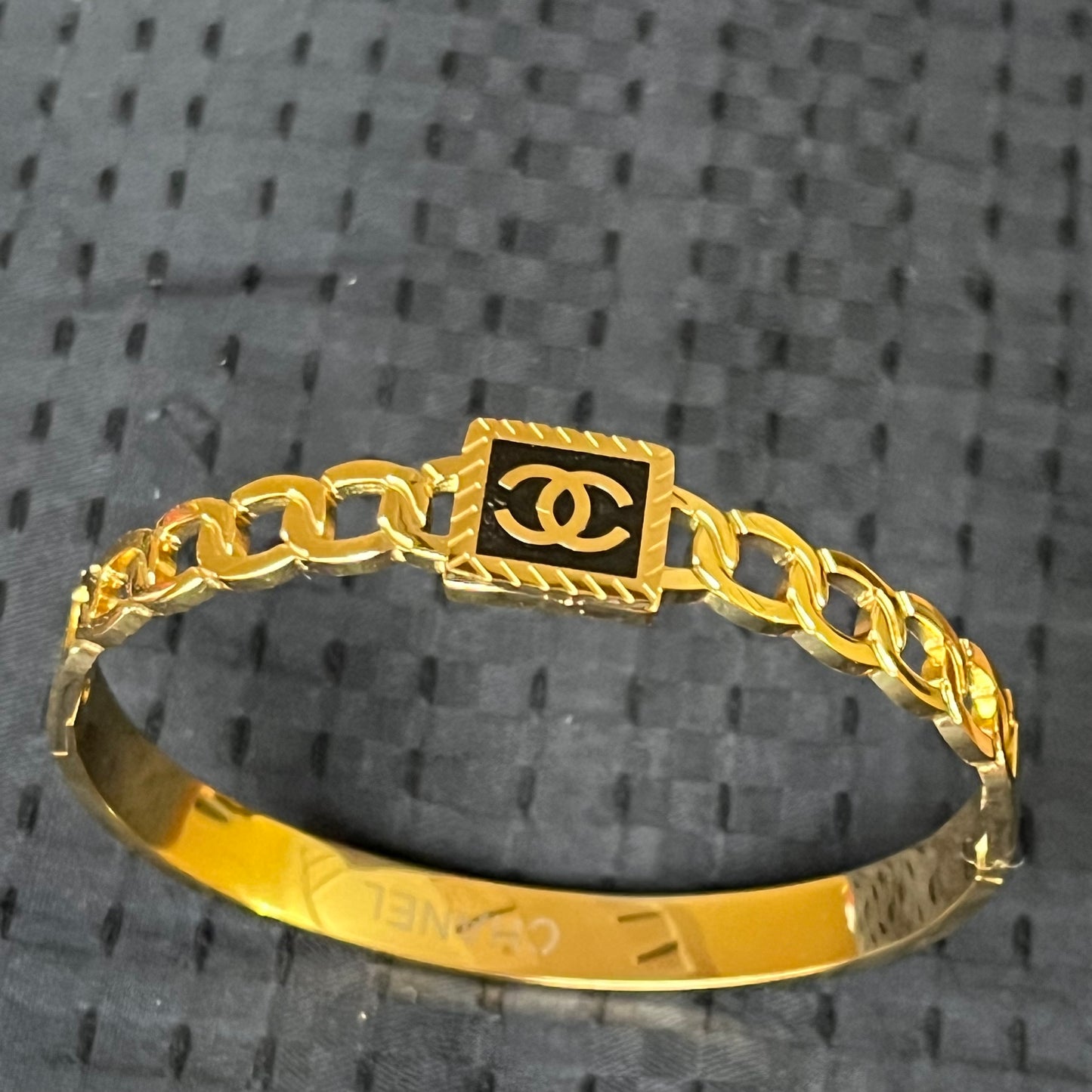 Gold Fancy C-chained Band